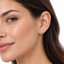 Par de Pendientes Flor Lumière de 6 mm con Circonitas Transparentes – Acero Inoxidable Hipoalergénico, Resistentes al Agua, Cierre de Rosca Trasera | Dorado y Plateado